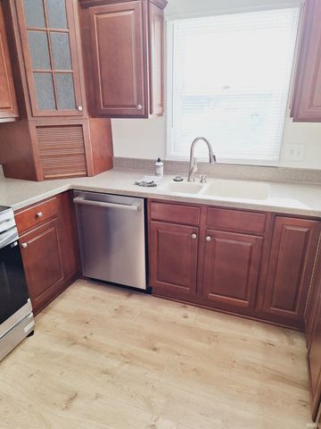 4318 E Cricket Knoll, Bloomington, IN 47401