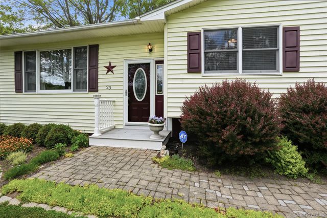23 Old Cross Road, Warwick, NY 10990