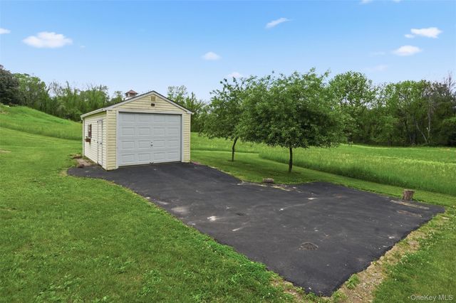 23 Old Cross Road, Warwick, NY 10990