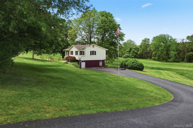 23 Old Cross Road, Warwick, NY 10990