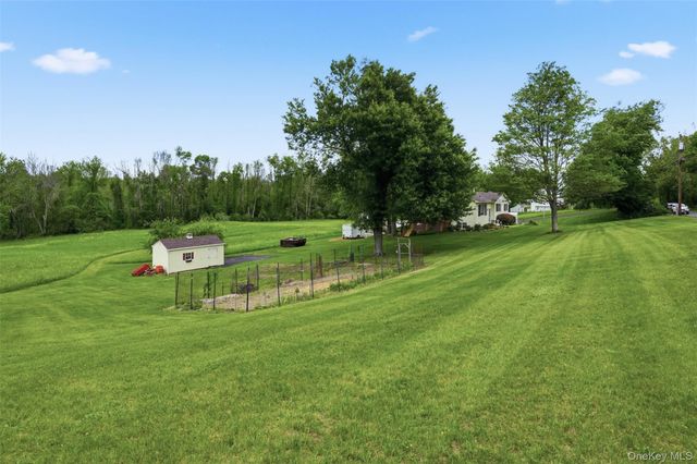 23 Old Cross Road, Warwick, NY 10990