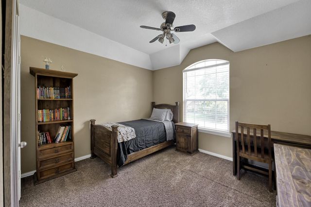 614 Spring Forest Drive, Conroe, TX 77302