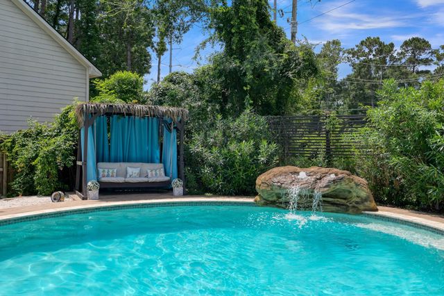 614 Spring Forest Drive, Conroe, TX 77302