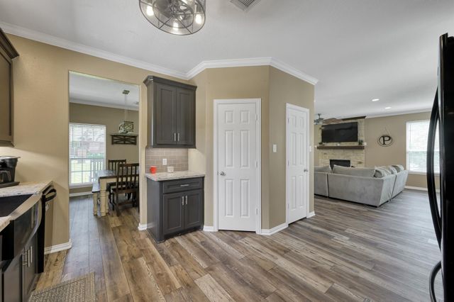 614 Spring Forest Drive, Conroe, TX 77302