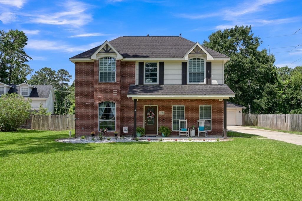 614 Spring Forest Drive, Conroe, TX 77302