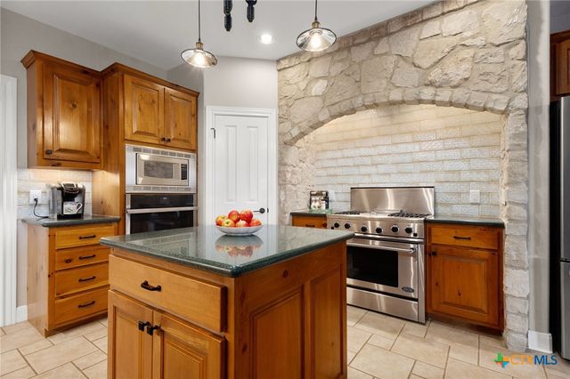 26037 Lewis Ranch Road, New Braunfels, TX 78132