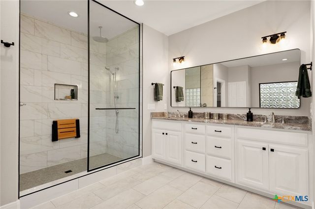 26037 Lewis Ranch Road, New Braunfels, TX 78132