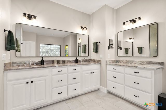 26037 Lewis Ranch Road, New Braunfels, TX 78132