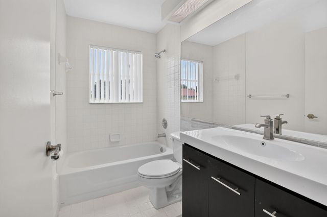 15415 SUMMER LAKE Drive, Delray Beach, FL 33446