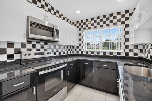 15415 SUMMER LAKE Drive, Delray Beach, FL 33446
