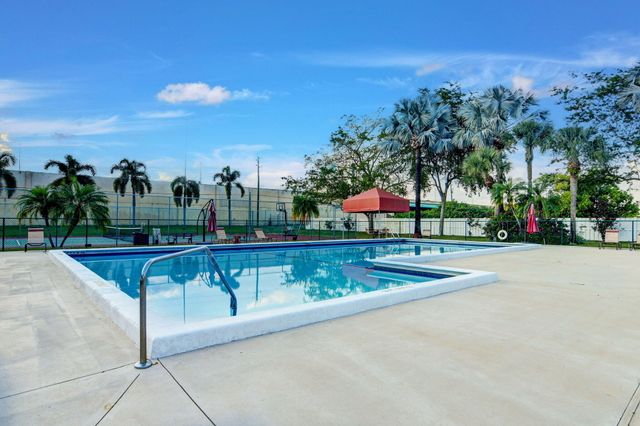 15415 SUMMER LAKE Drive, Delray Beach, FL 33446