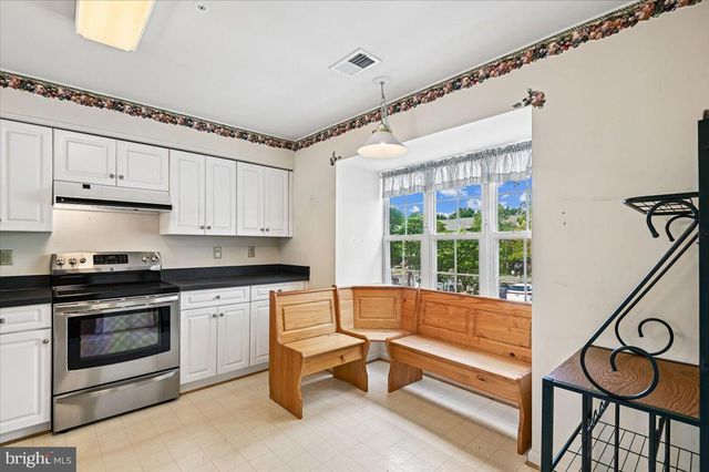 2441 WENTWORTH DR, Crofton, MD 21114