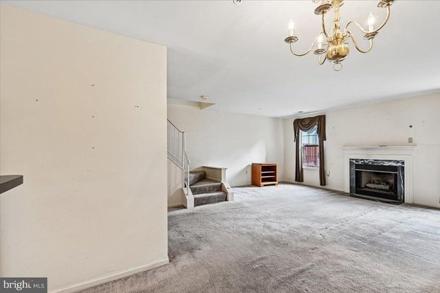 2441 WENTWORTH DR, Crofton, MD 21114