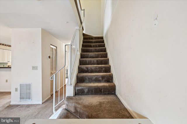 2441 WENTWORTH DR, Crofton, MD 21114