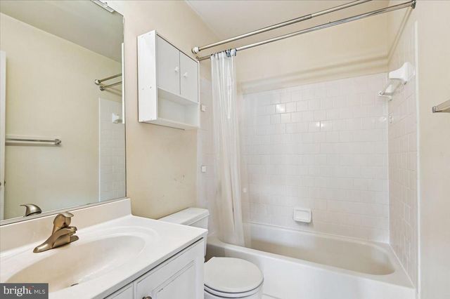 2441 WENTWORTH DR, Crofton, MD 21114
