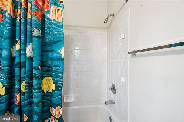 2441 WENTWORTH DR, Crofton, MD 21114