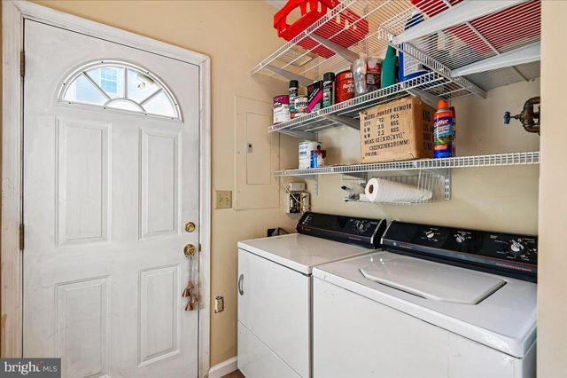 2441 WENTWORTH DR, Crofton, MD 21114
