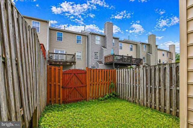 2441 WENTWORTH DR, Crofton, MD 21114