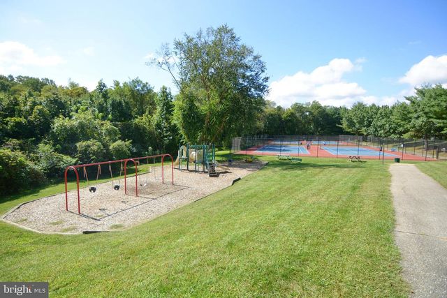 2441 WENTWORTH DR, Crofton, MD 21114