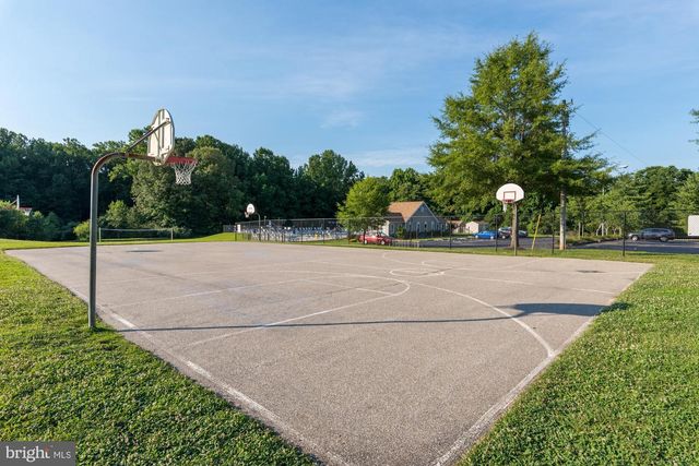 2441 WENTWORTH DR, Crofton, MD 21114