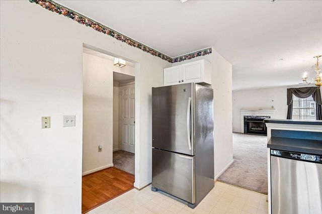 2441 WENTWORTH DR, Crofton, MD 21114