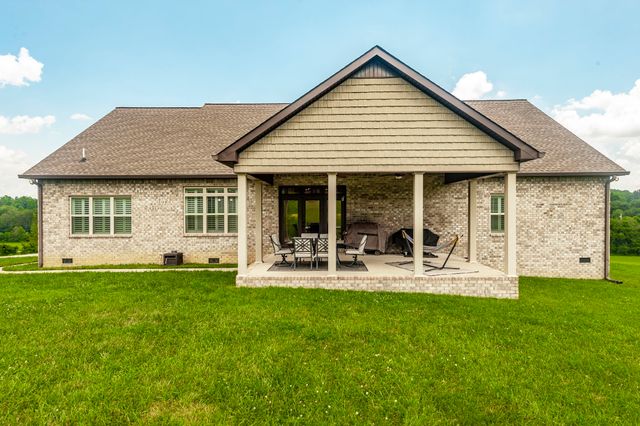 1629 Rock Bridge Rd, Bethpage, TN 37022