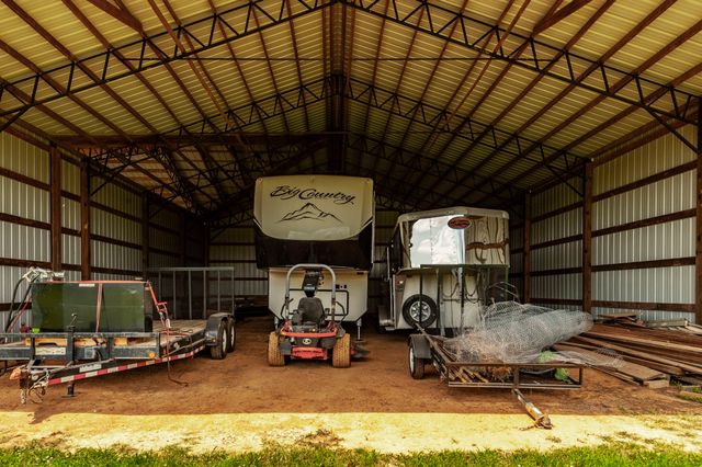 1629 Rock Bridge Rd, Bethpage, TN 37022