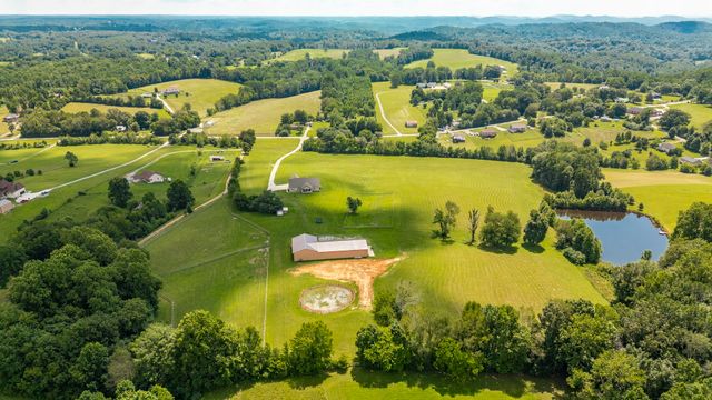 1629 Rock Bridge Rd, Bethpage, TN 37022