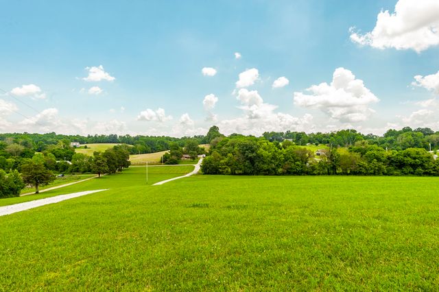 1629 Rock Bridge Rd, Bethpage, TN 37022