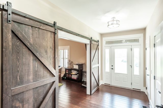 1629 Rock Bridge Rd, Bethpage, TN 37022