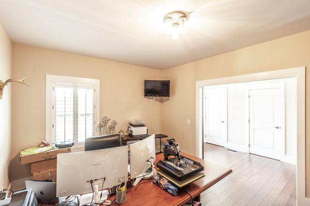 1629 Rock Bridge Rd, Bethpage, TN 37022