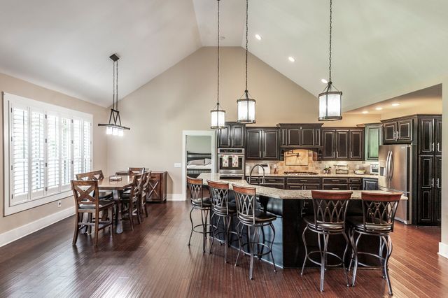 1629 Rock Bridge Rd, Bethpage, TN 37022