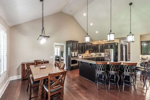 1629 Rock Bridge Rd, Bethpage, TN 37022