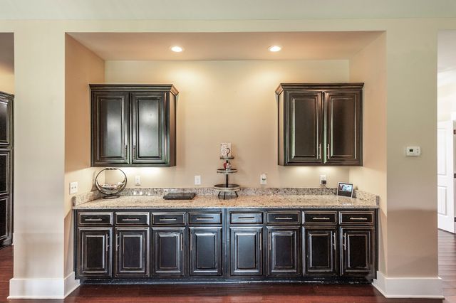 1629 Rock Bridge Rd, Bethpage, TN 37022