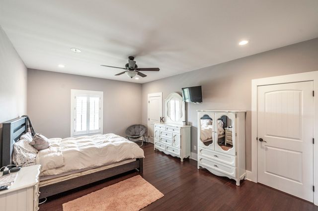 1629 Rock Bridge Rd, Bethpage, TN 37022