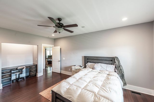 1629 Rock Bridge Rd, Bethpage, TN 37022