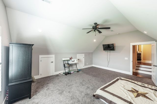 1629 Rock Bridge Rd, Bethpage, TN 37022