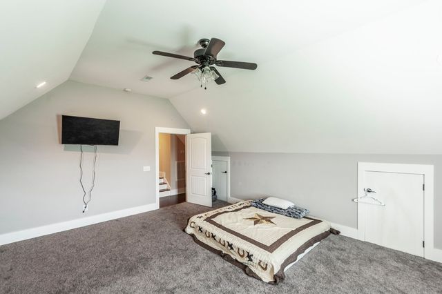 1629 Rock Bridge Rd, Bethpage, TN 37022