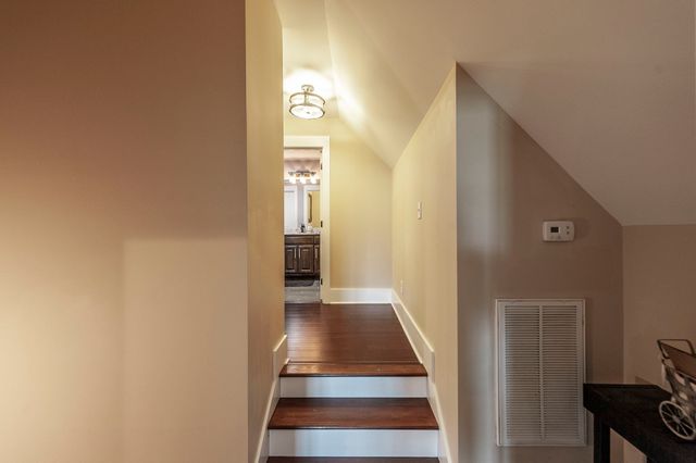 1629 Rock Bridge Rd, Bethpage, TN 37022