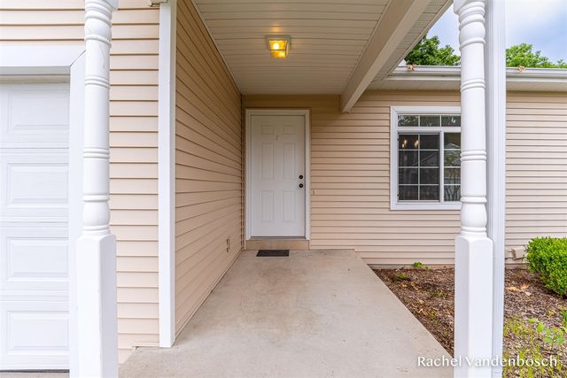 657 Wren Court 5, Middleville, MI 49333