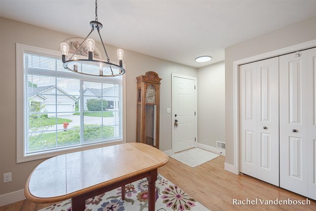 657 Wren Court 5, Middleville, MI 49333
