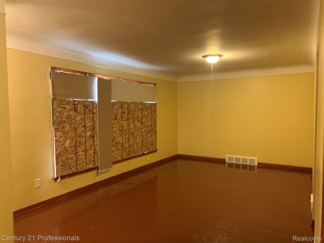 19662 Charest Street, Detroit, MI 48234