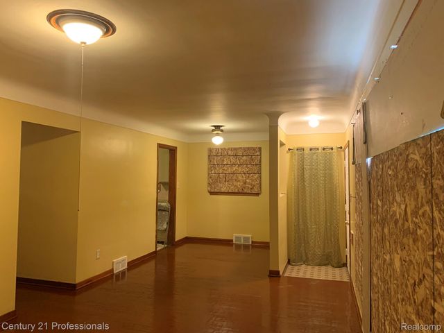 19662 Charest Street, Detroit, MI 48234