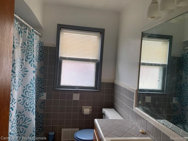 19662 Charest Street, Detroit, MI 48234