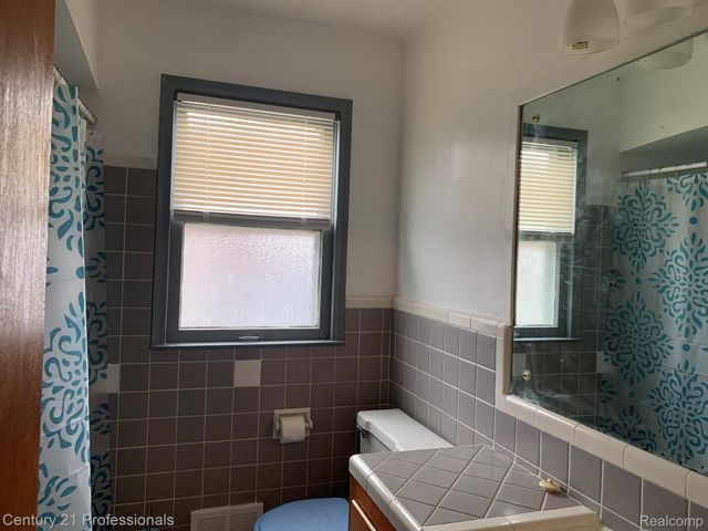 19662 Charest Street, Detroit, MI 48234