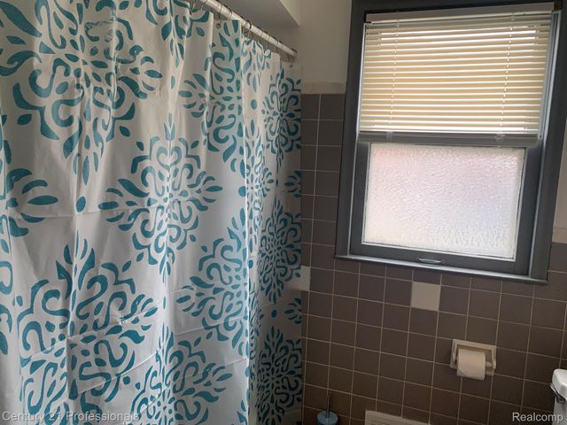 19662 Charest Street, Detroit, MI 48234