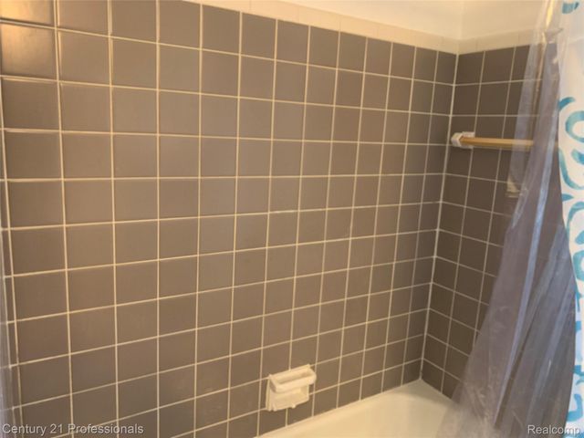 19662 Charest Street, Detroit, MI 48234