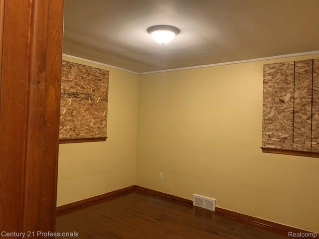 19662 Charest Street, Detroit, MI 48234