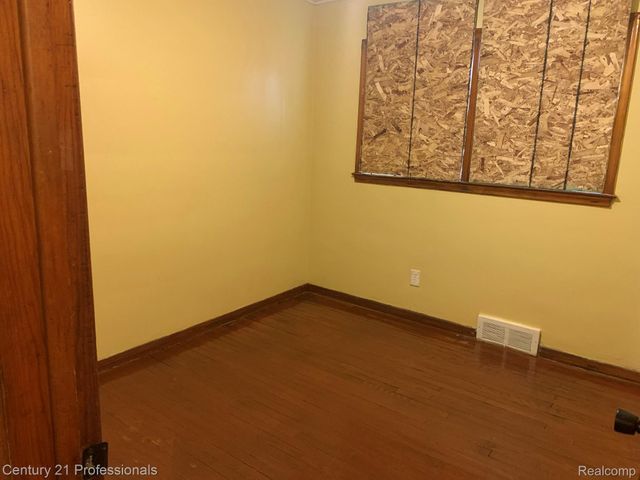 19662 Charest Street, Detroit, MI 48234