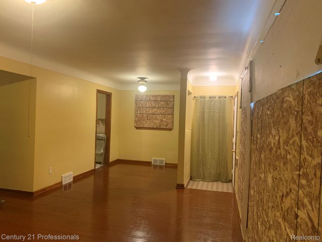 19662 Charest Street, Detroit, MI 48234